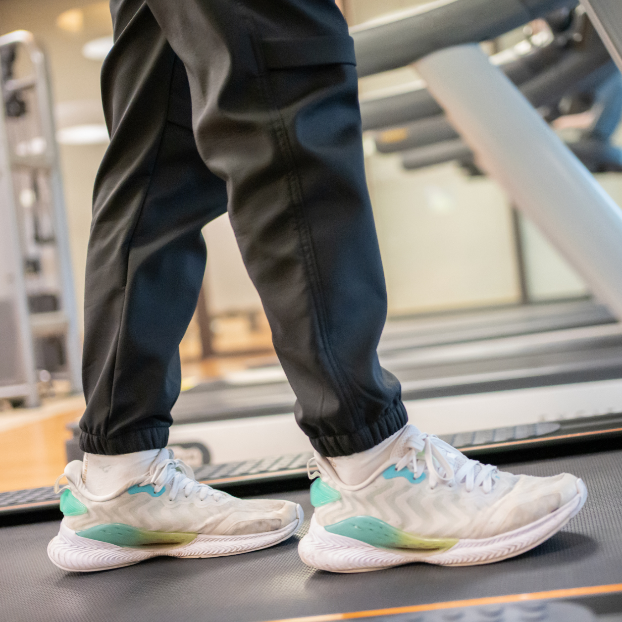 feet on treadmill